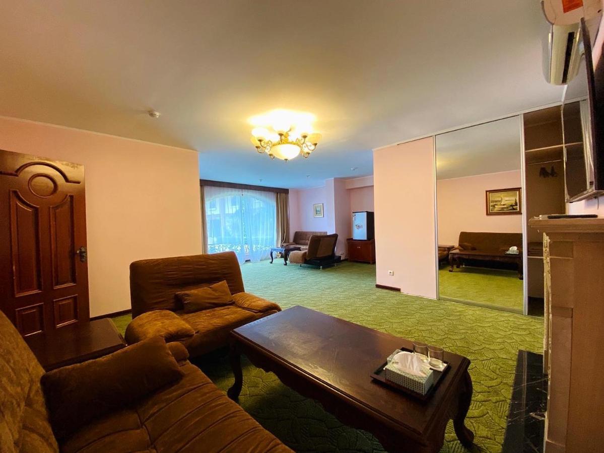 Morelux Boutique Hotel Kapčagaj Exteriér fotografie